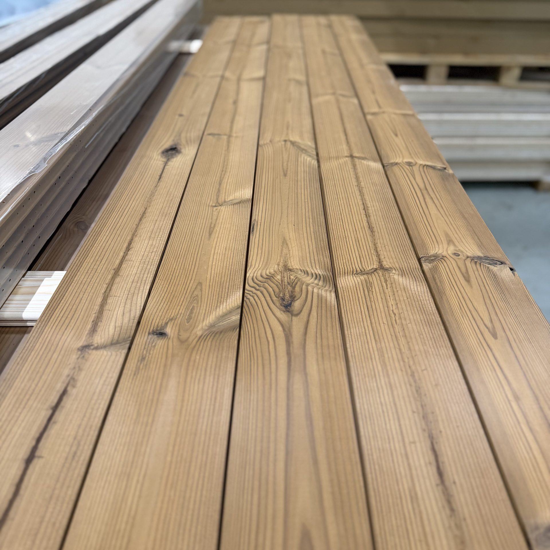 Lämpökäsitelty mänty 18x118x2100-2400mm STS3 - 14x92x3300mm STP ThermoD. - Image 3