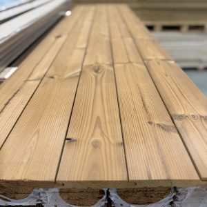 Lämpökäsitelty mänty 18x118x2100-2400mm STS3 - 14x92x3300mm STP ThermoD.